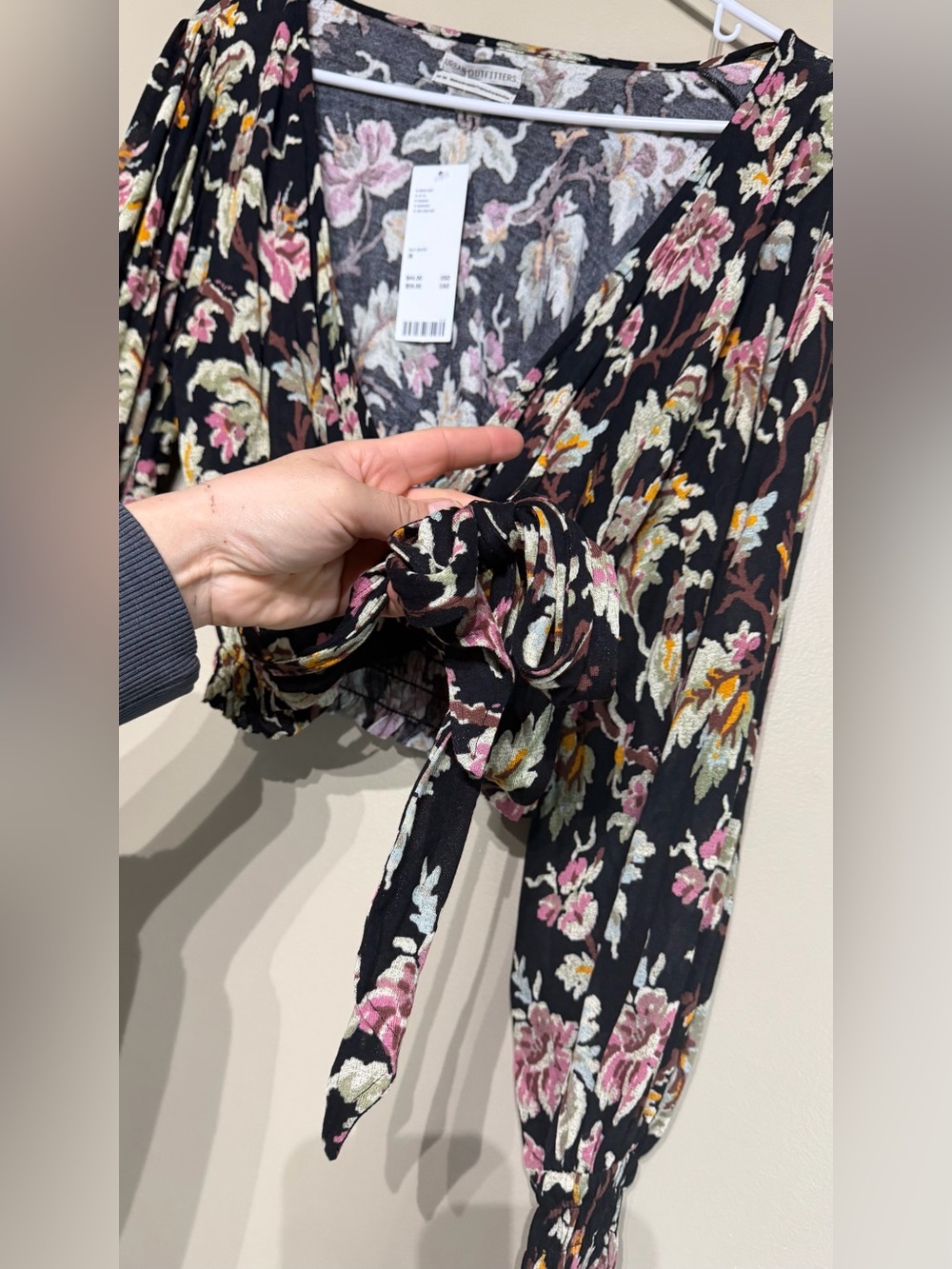 NWT Urban Outfitters Victoria Floral Crepe Wrap Blouse - Picture 7 of 13